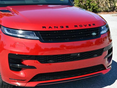 Used 2024 Land Rover Range Rover Sport Dynamic SE image 36