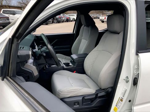 Used 2024 Toyota Tacoma SR5 image 7