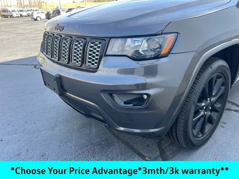 Certified 2017 Jeep Grand Cherokee Altitude image 8