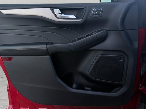 Used 2021 Ford Escape SEL w/ Technology Package image 21