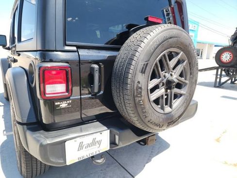 Used 2024 Jeep Wrangler Unlimited Sport AWD/4WD image 13
