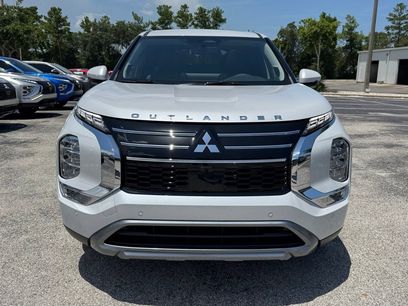 New 2025 Mitsubishi Outlander SE