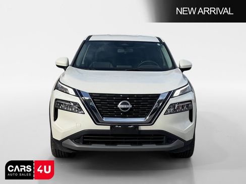 Used 2023 Nissan Rogue SV image 2