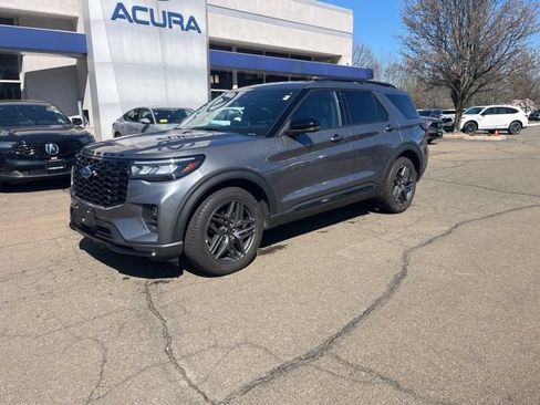 Used 2025 Ford Explorer ST-Line w/ ST-Line Street Pack AWD/4WD image 30