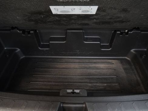 Used 2020 Chevrolet Traverse LT w/ Driver Confidence II Package AWD/4WD image 11