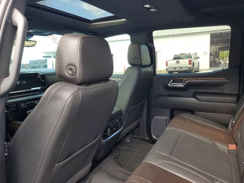 Used 2023 Chevrolet Silverado 1500 High Country image 10