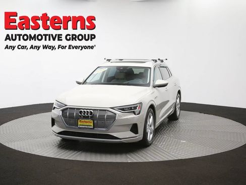 Used 2019 Audi e-tron Prestige w/ Prestige Package AWD/4WD image 53