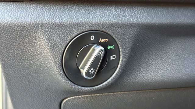 Used 2024 Volkswagen Jetta SE FWD image 19