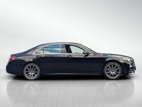 Used 2018 Mercedes-Benz S 560 Sedan image 3