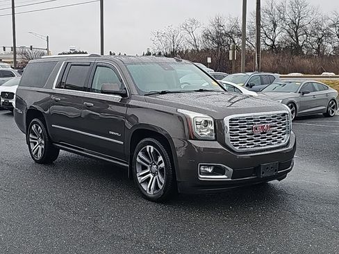 Used 2020 GMC Yukon XL Denali w/ Denali Premium Package image 1