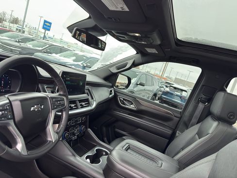 Certified 2023 Chevrolet Suburban Z71 w/ Luxury Package image 24