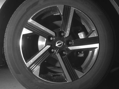 Used 2025 Nissan Sentra SV FWD image 13