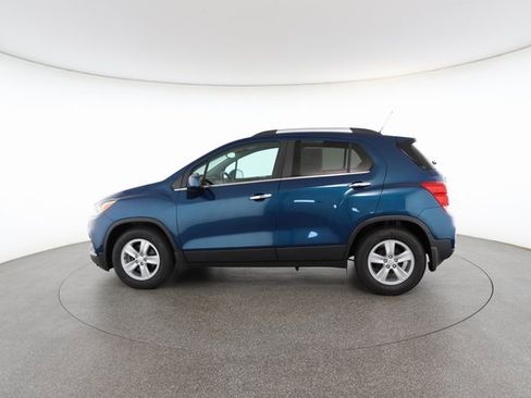 Used 2019 Chevrolet Trax LT w/ LT Convenience Package image 7