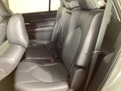Used 2025 Toyota Grand Highlander AWD Hybrid image 22