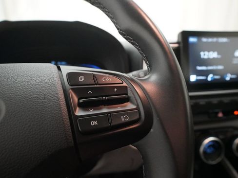 Used 2025 Hyundai Venue SEL FWD image 18