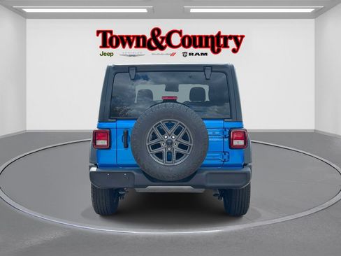 Used 2024 Jeep Wrangler Unlimited Sport AWD/4WD image 7