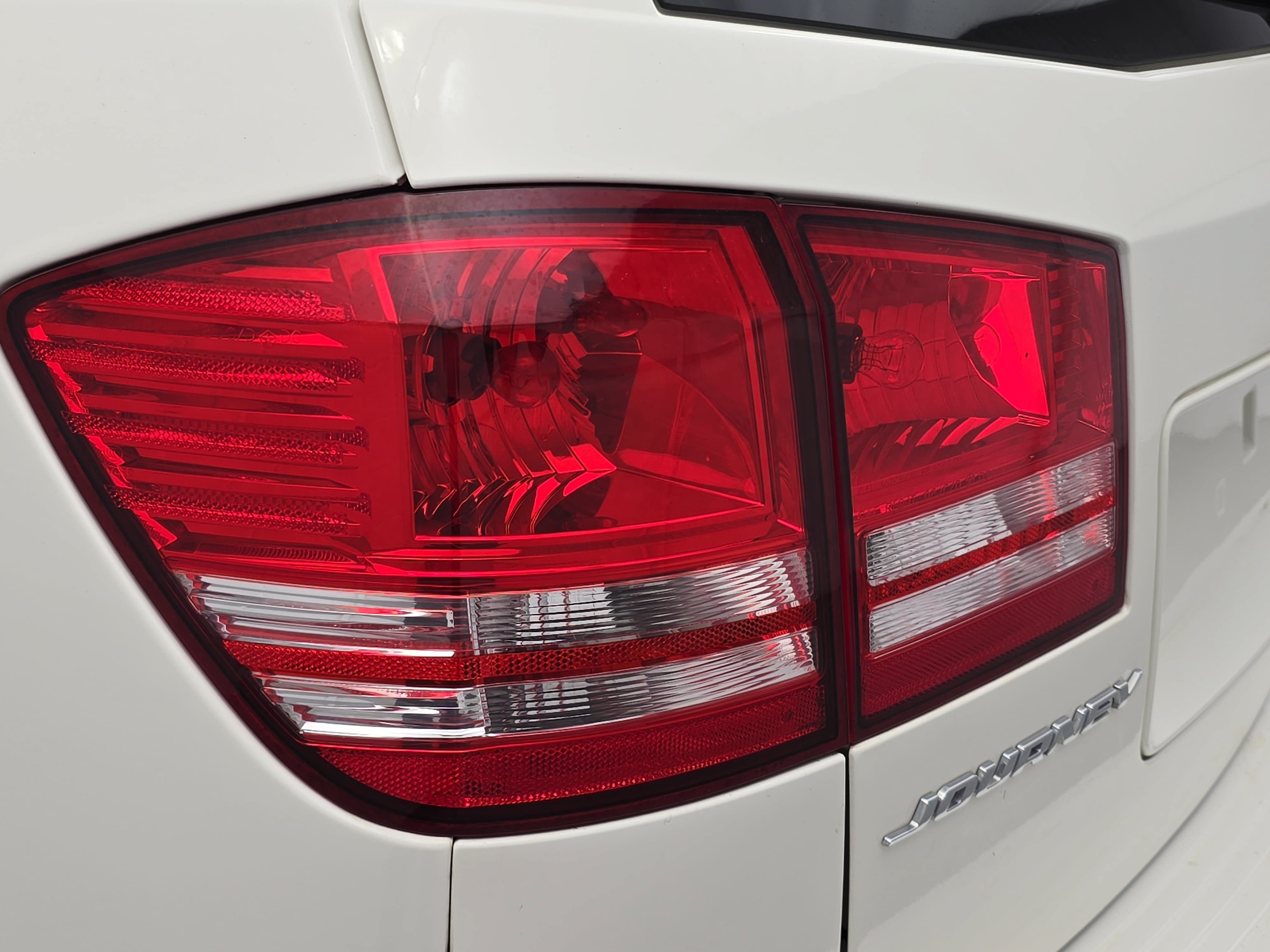 Used 2020 Dodge Journey SE FWD image 32