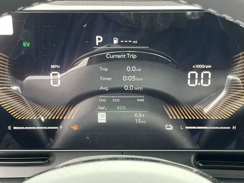 New 2026 Kia Carnival EX FWD image 11