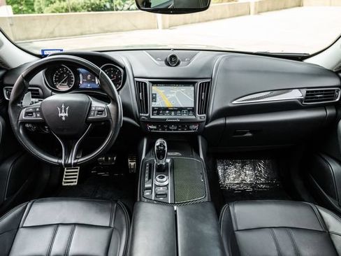 Used 2017 Maserati Levante S AWD/4WD image 6