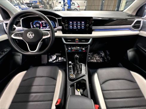 Certified 2025 Volkswagen Taos SEL w/ Black Wheel Plus Package AWD/4WD image 10