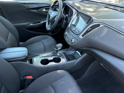Used 2025 Chevrolet Malibu LT FWD image 19