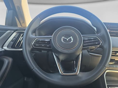 Used 2025 MAZDA CX-70 3.3 Turbo w/ Preferred Package AWD/4WD image 11