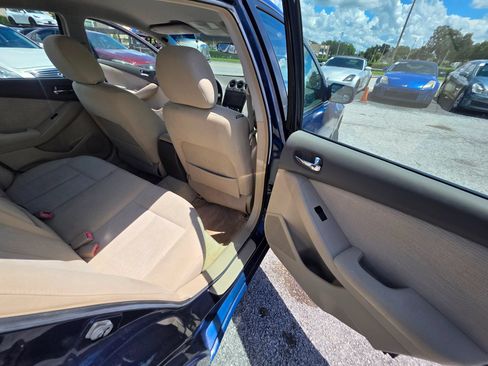 Used 2010 Nissan Altima 2.5 S FWD image 18