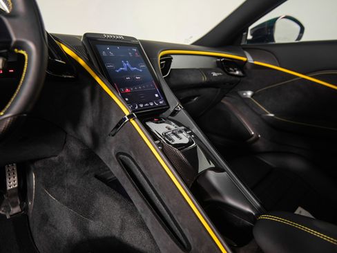 Certified 2024 Ferrari Roma image 38