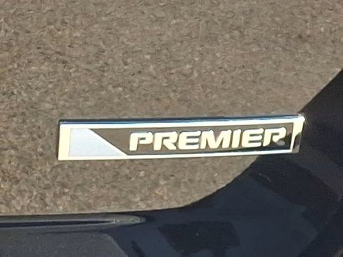 Used 2017 Chevrolet Equinox Premier w/ Enhanced Convenience Package AWD/4WD image 31