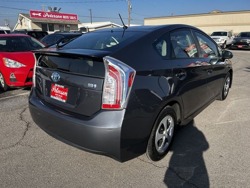 Used 2014 Toyota Prius Two image 7