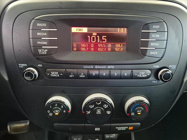 Used 2014 Kia Soul FWD image 12