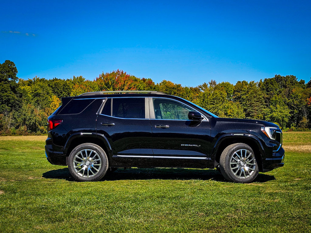 New 2027 GMC Terrain Denali AWD/4WD image 2