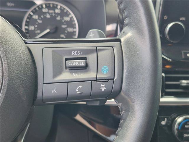 Used 2022 Nissan Pathfinder SL FWD image 11