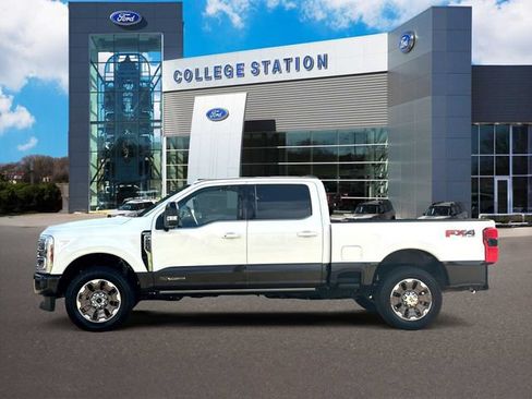 Certified 2024 Ford F250 King Ranch w/ FX4 Off-Road Package AWD/4WD image 4
