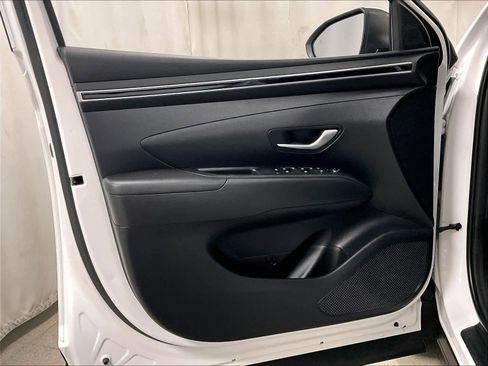 Used 2022 Hyundai Tucson Blue image 9