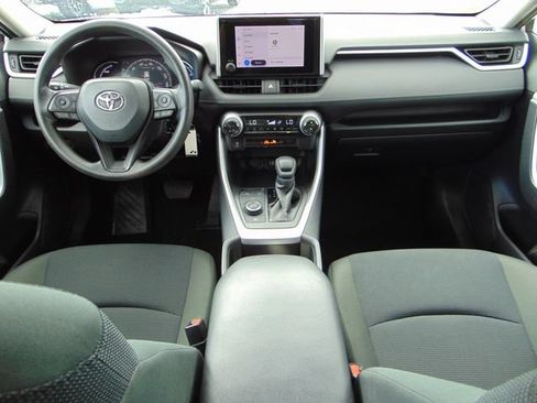 Used 2025 Toyota RAV4 LE AWD/4WD image 22