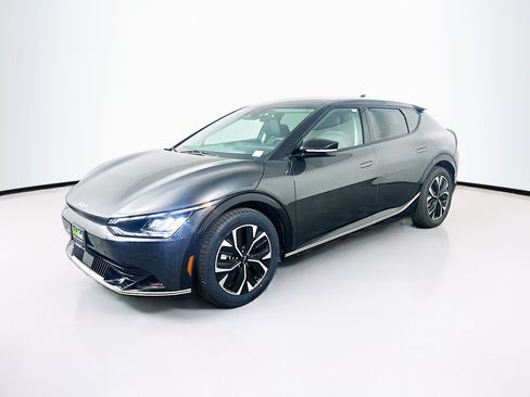 Used 2023 Kia EV6 Wind RWD image 3