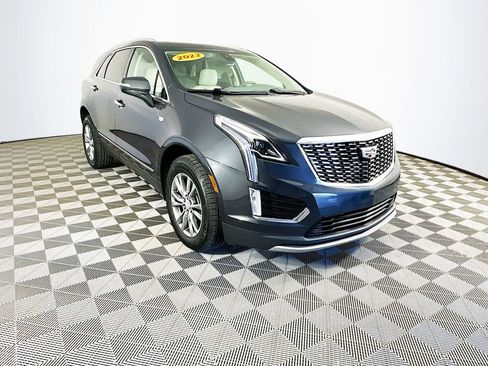 Used 2022 Cadillac XT5 Premium Luxury AWD/4WD image 2