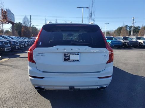 Used 2017 Volvo XC90 T5 Momentum w/ Vision Package image 5