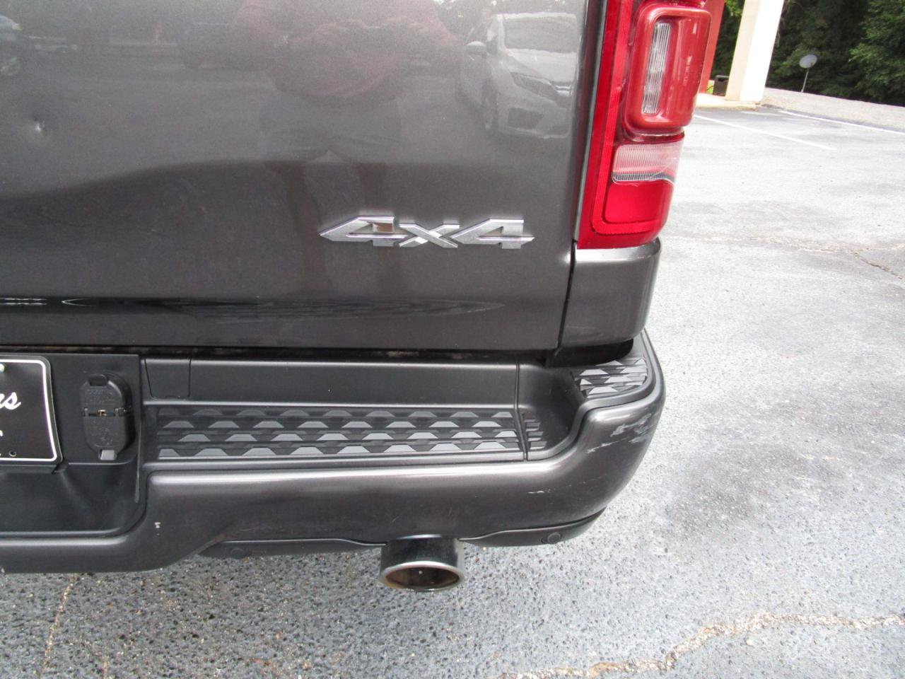 Used 2022 RAM 1500 Laramie w/ Sport Appearance Package AWD/4WD image 24