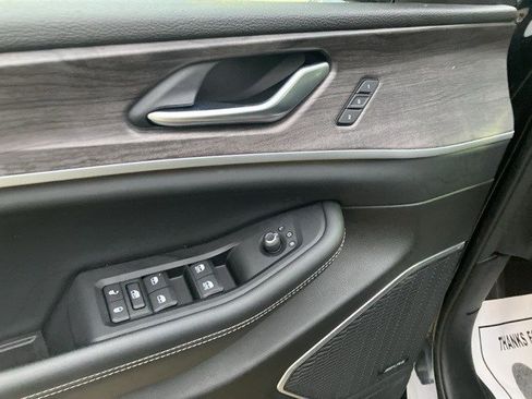 Certified 2022 Jeep Grand Cherokee Limited image 10