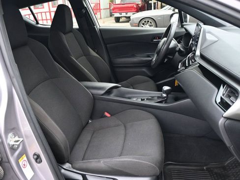 Used 2019 Toyota C-HR LE FWD image 15
