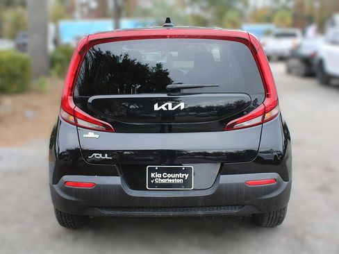 Certified 2022 Kia Soul LX w/ Technology Package image 8