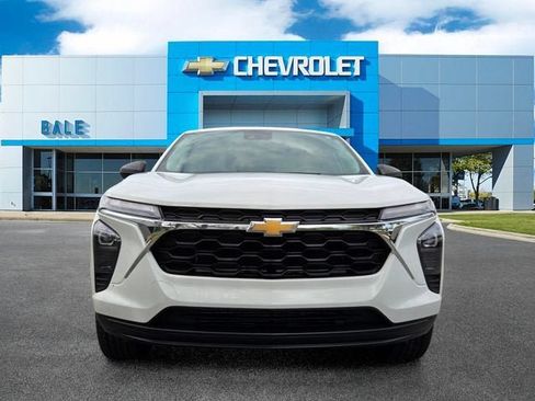 Used 2024 Chevrolet Trax LS FWD image 8