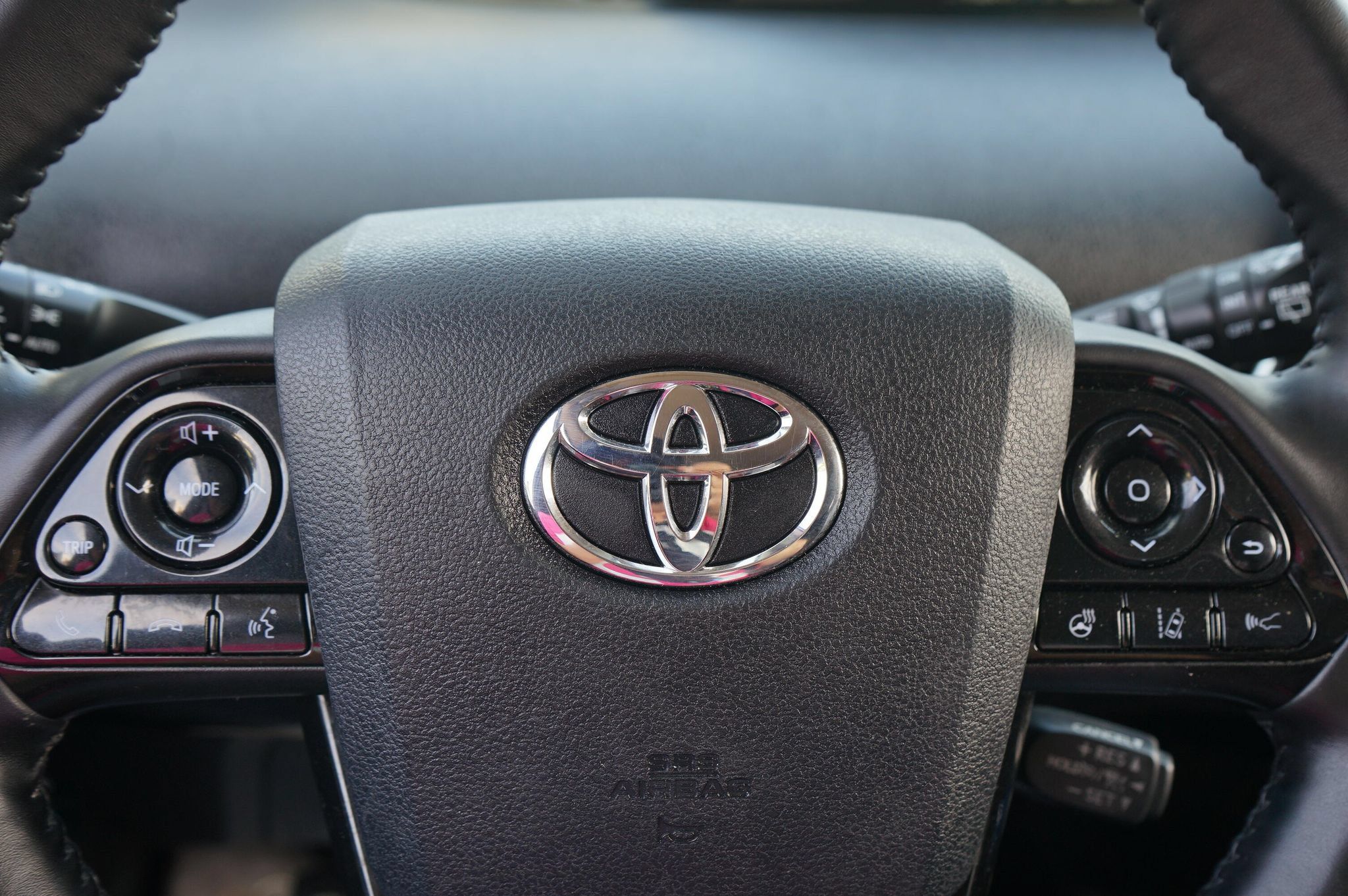 Used 2020 Toyota Prius XLE FWD image 22