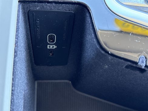 Used 2023 Volvo XC90 B6 Plus w/ Protection Package Premier image 26