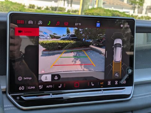 New 2026 Volkswagen Tiguan SE R-Line FWD image 23