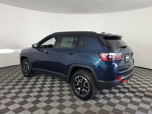 New 2026 Jeep Compass Trailhawk w/ Sun, Sound & Navigation Group AWD/4WD image 6