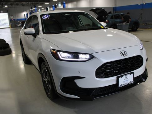 Certified 2025 Honda HR-V EX-L image 4