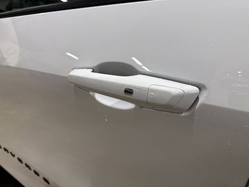 New 2026 Chevrolet Traverse LT w/ Midnight/Sport Edition image 15